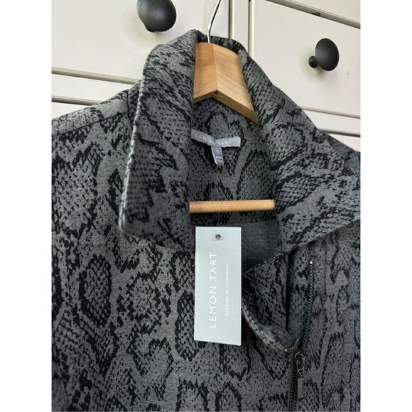 NWT Lemon Tart Designed California jacket snake print gray size S cardigan zip - Picture 4 of 13